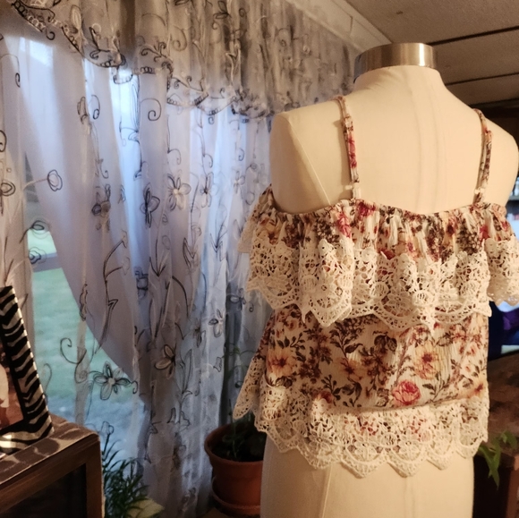 Off Shoulder Top - Picture 6 of 8